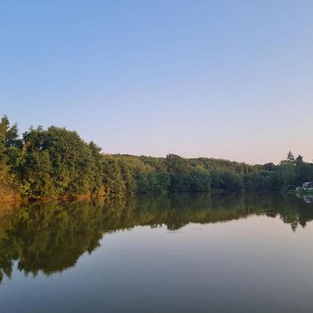 Camping De La Reuille Flere-la-Riviere Exteriör bild