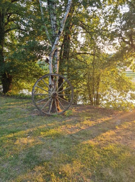 Camping De La Reuille Flere-la-Riviere Exteriör bild