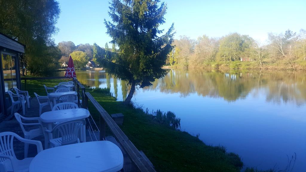 Camping De La Reuille Flere-la-Riviere Exteriör bild