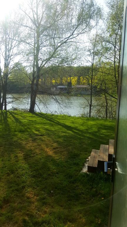 Camping De La Reuille Flere-la-Riviere Exteriör bild