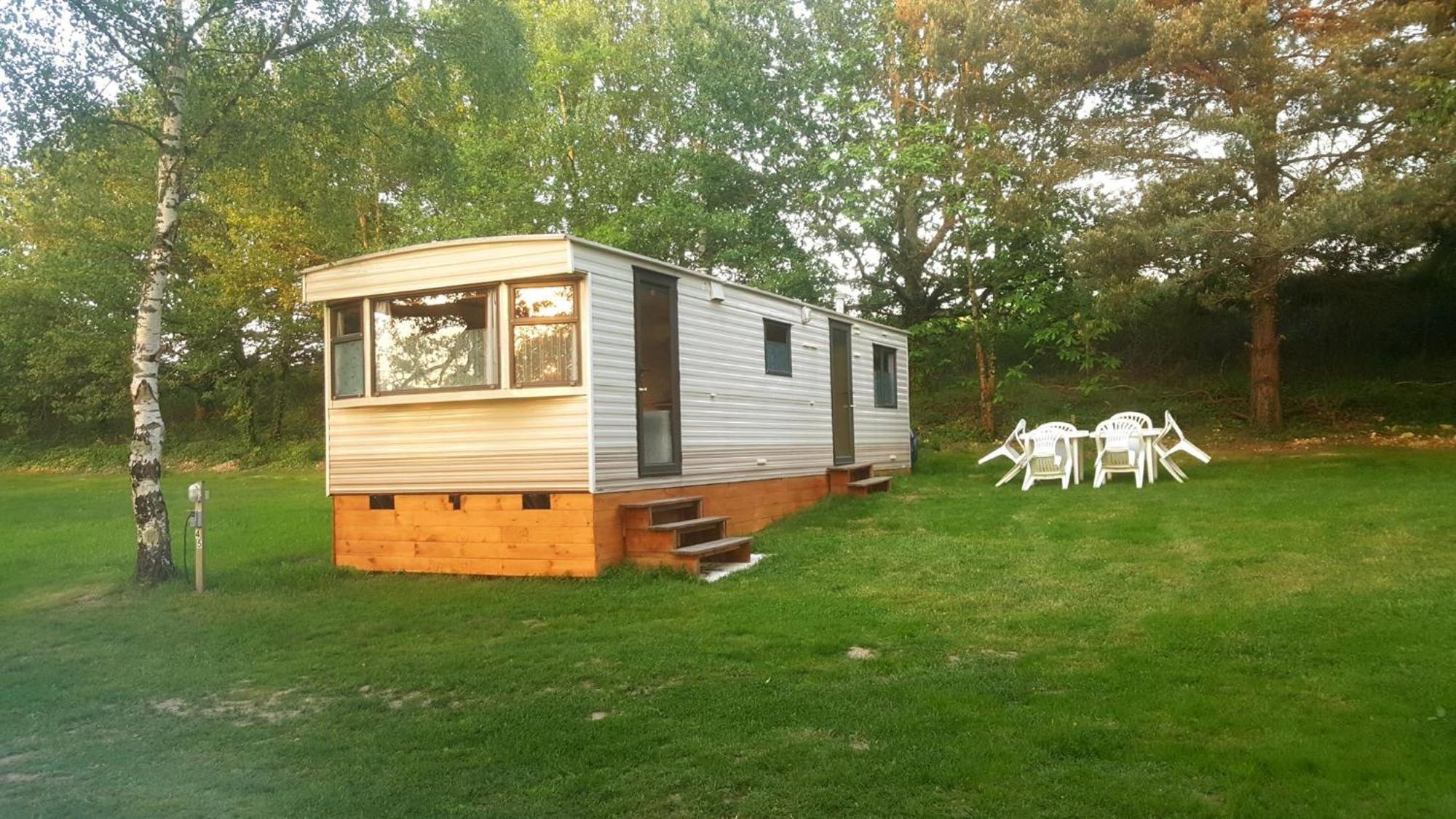 Camping De La Reuille Flere-la-Riviere Exteriör bild