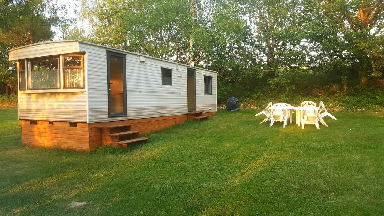 Camping De La Reuille Flere-la-Riviere Exteriör bild