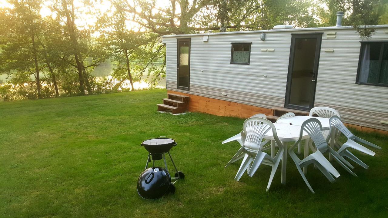 Camping De La Reuille Flere-la-Riviere Exteriör bild