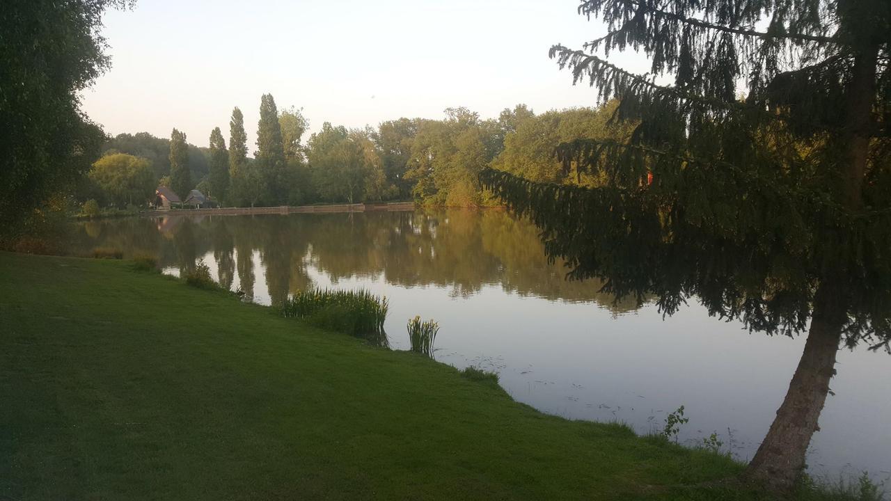 Camping De La Reuille Flere-la-Riviere Exteriör bild