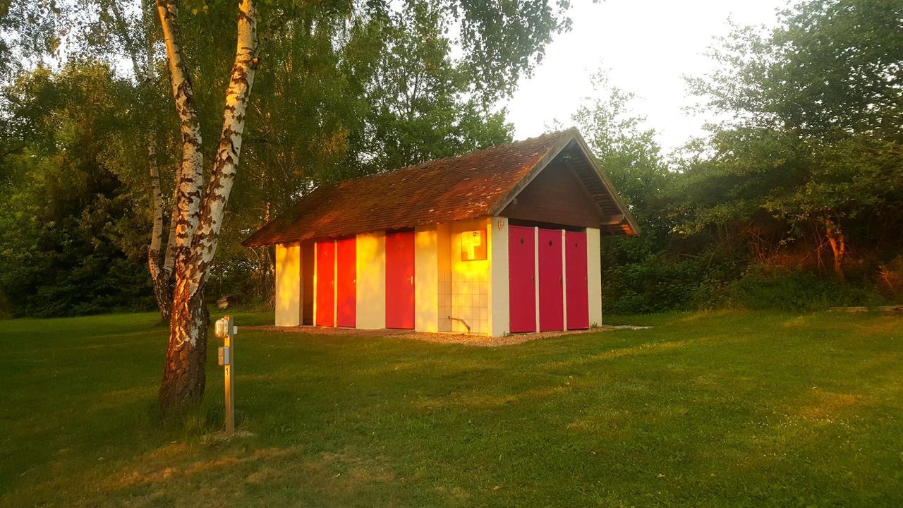 Camping De La Reuille Flere-la-Riviere Exteriör bild